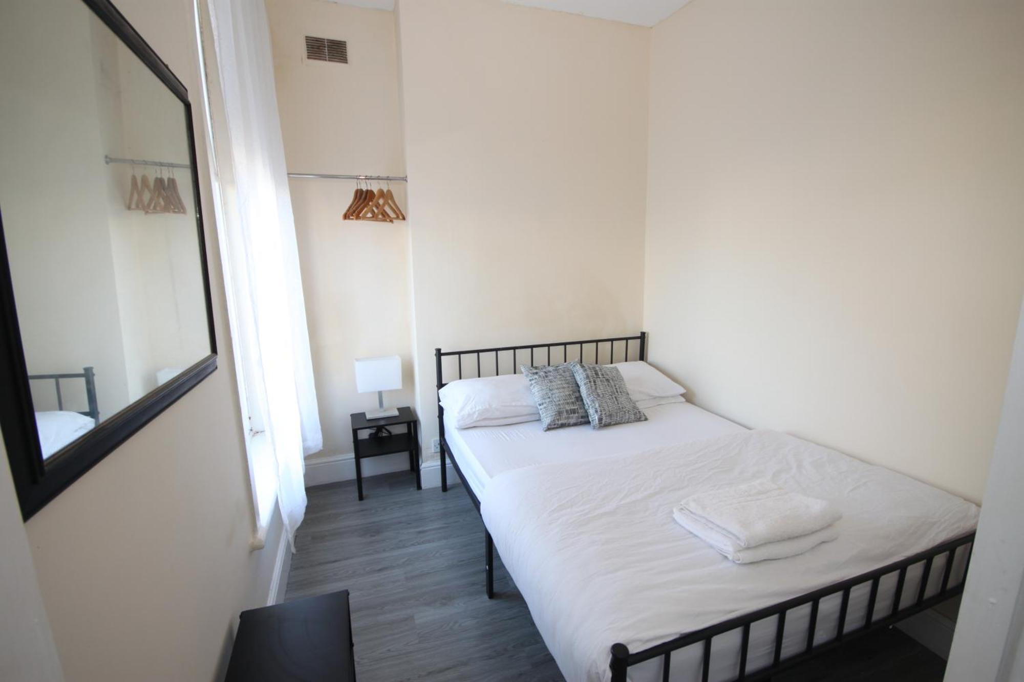Cosy Casa: Beachfront Promenade Retreat with Free Parking Blackpool Exterior photo